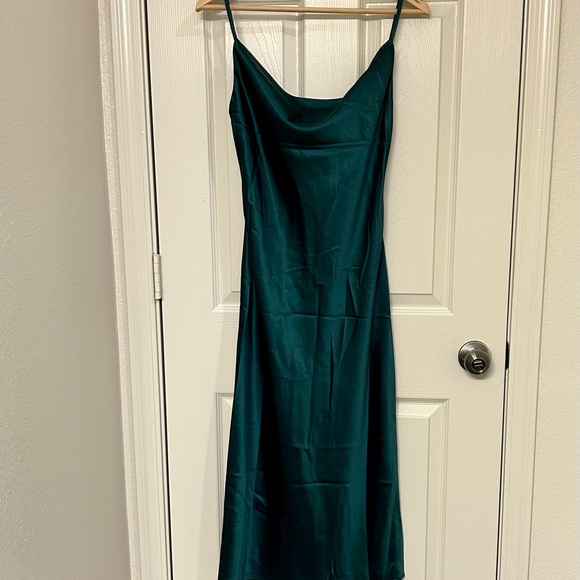 NWT Velvi aspen satin cowl neck midi cocktail homecoming event dress - Picture 4 of 7